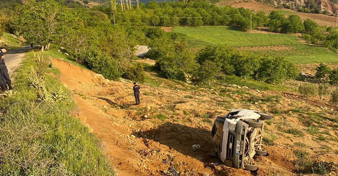 Kahramanmaraş’ta kamyonetin devrilmesi sonucu 3 kişi yaralandı!