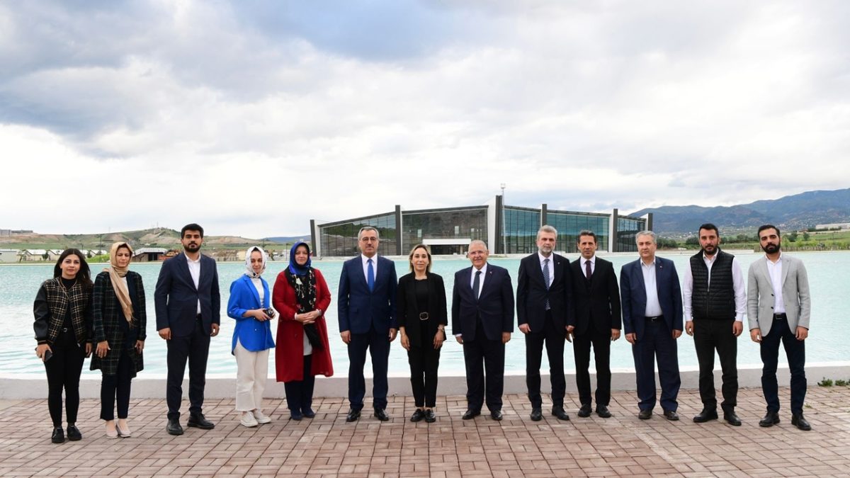 Şehrin Tarihi ve Turizm Alanları Ziyaret Edildi