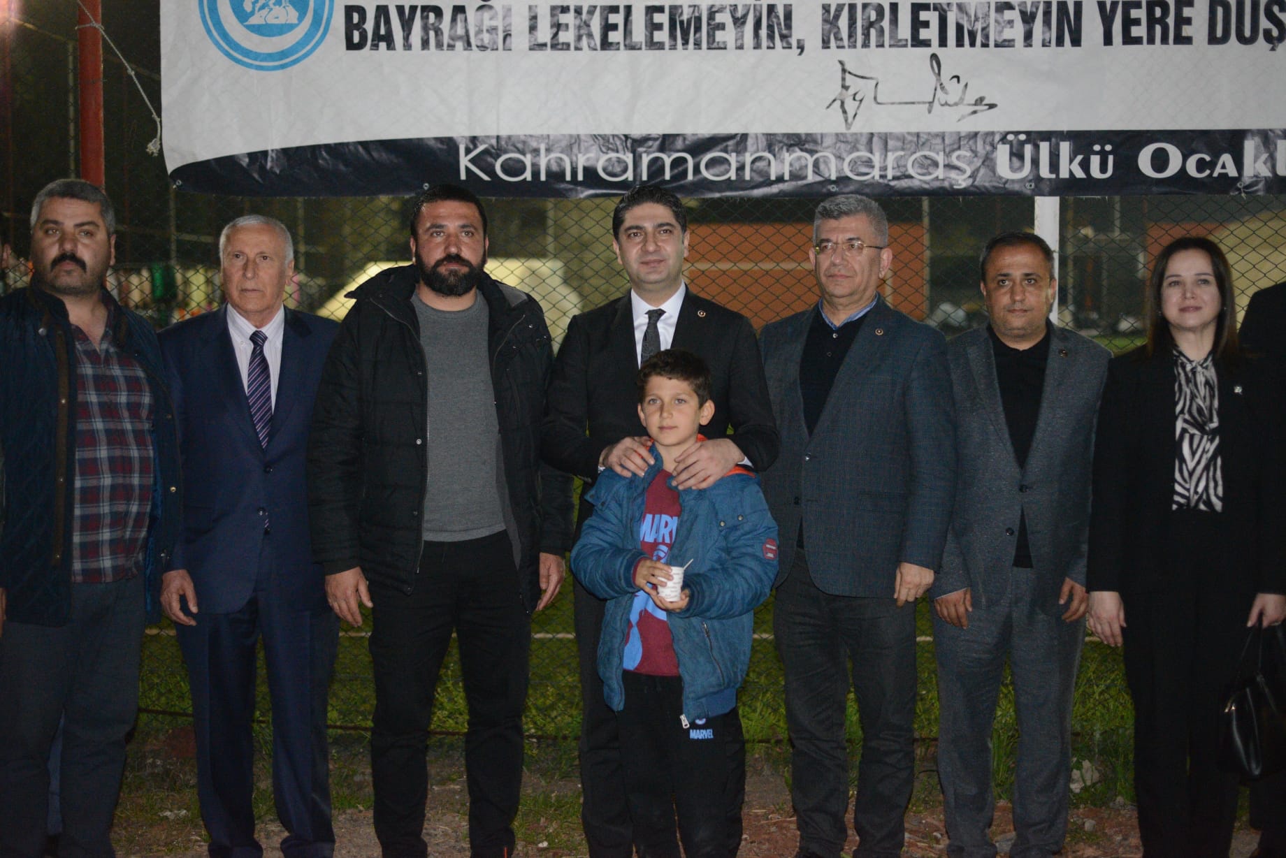 MHP’li Özdemir Kahramanmaraş’ta depremzede vatandaşlarla iftar yaptı