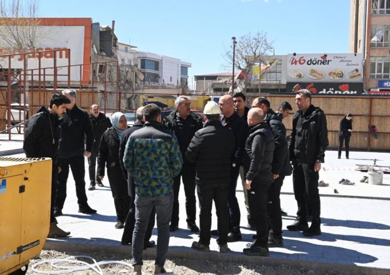 “Esnafa Yeni Geçici Çarşılar Yapılıyor”