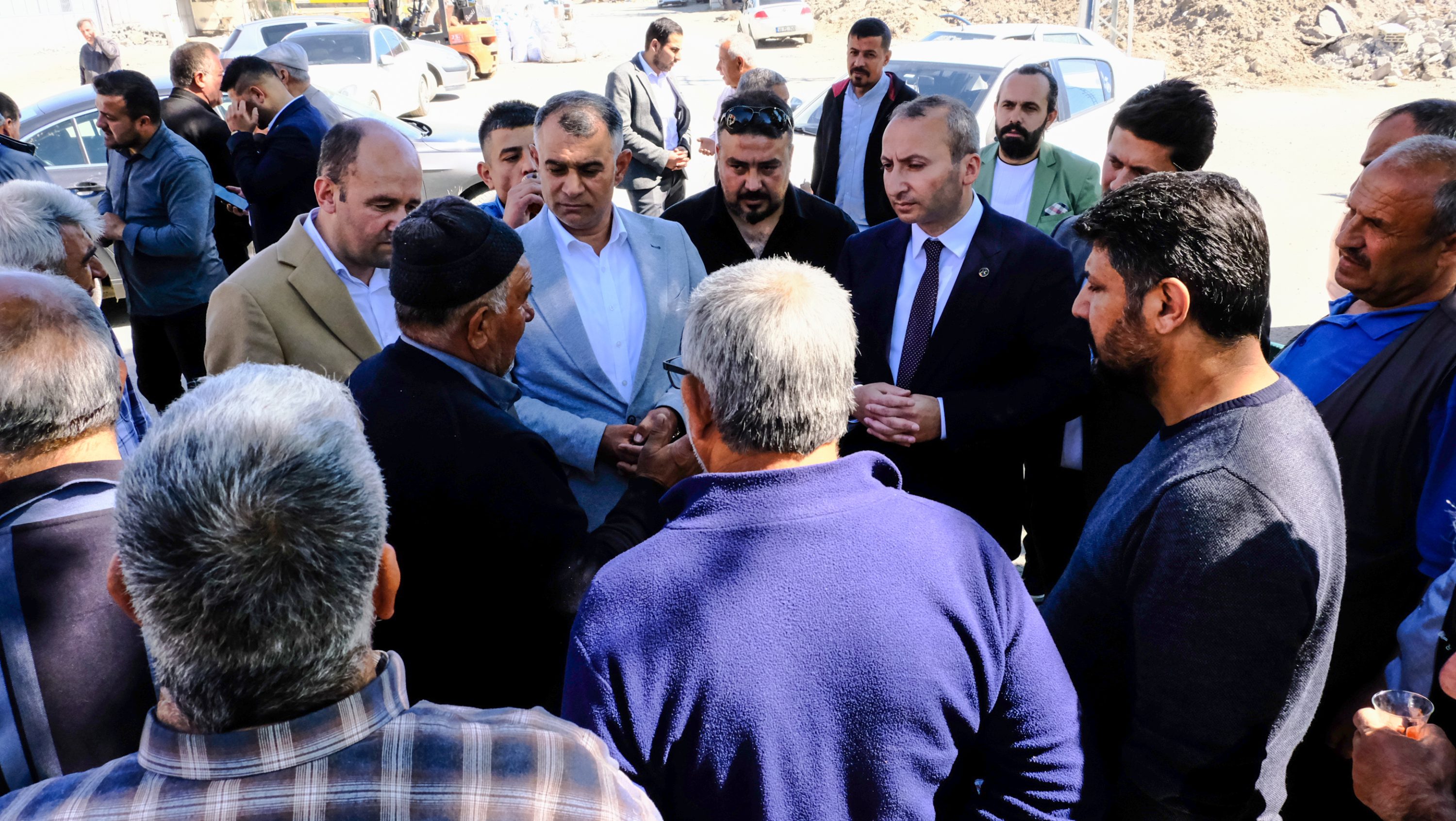 <strong>MHP’li Şahin, “Şehrin hızlıca toparlanması için istihdam önemli”</strong>