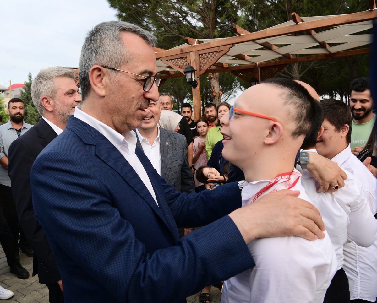 Başkan Güngör, +1 Sokağı’n Açılışına<br>Katıldı