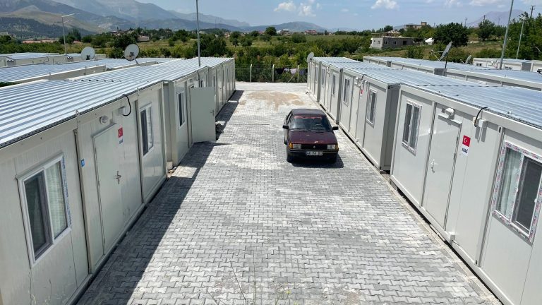 Büyükşehir, Nurhak ve Ekinözü Konteyner<br>Kent’te Alt ve Üstyapı Uygulamalarını<br>Tamamladı