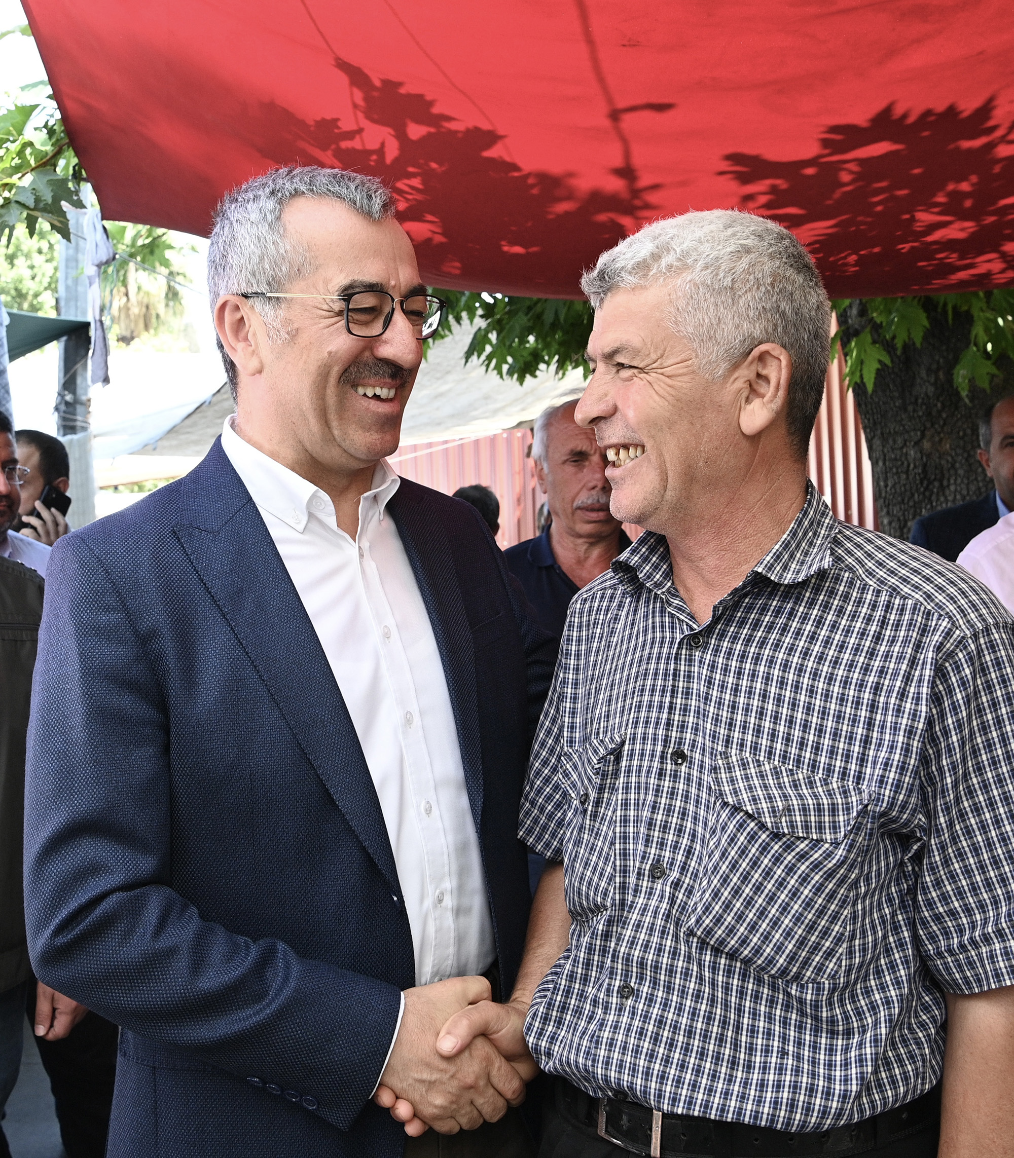 Başkan Güngör, Esnafın Yanında