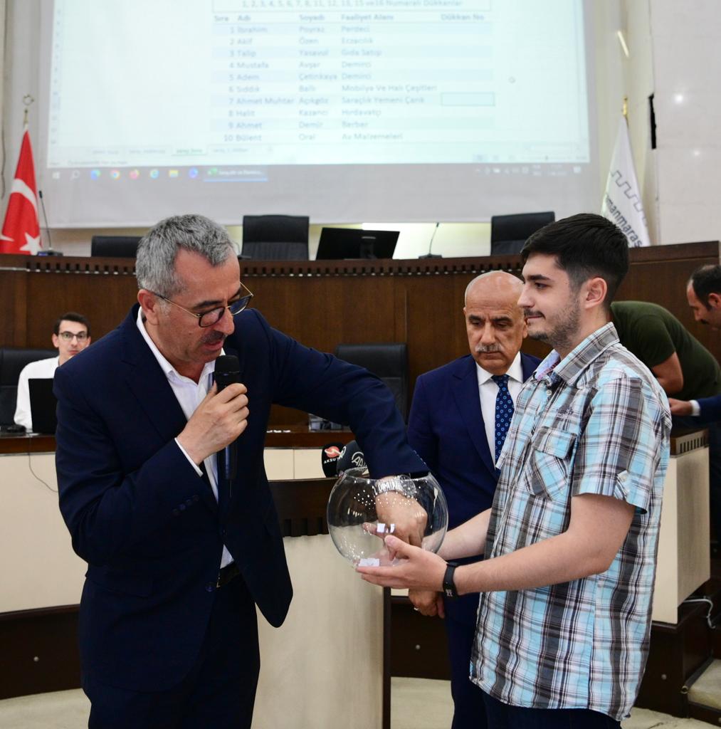 Başkan Güngör; “3 Bin 519 İş Yeri Hak<br>Sahiplerine Teslim Edildi”