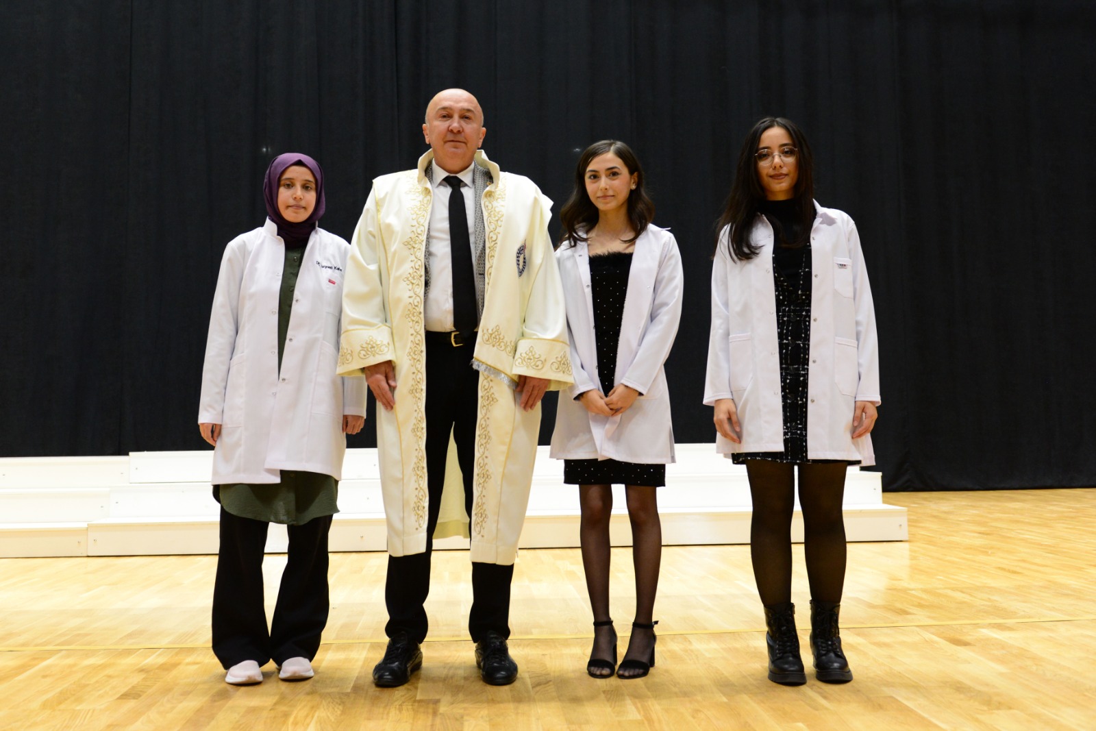 KSÜ’de Diş Hekimleri Beyaz Önlük Giydi