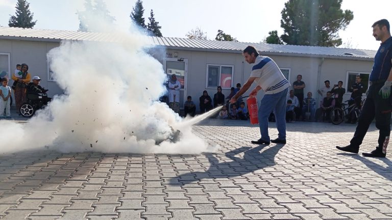 Büyükşehir İtfaiyesi, Afet ve Acil Durumlara Karşı Farkındalığı Artırmak İçin Sahada