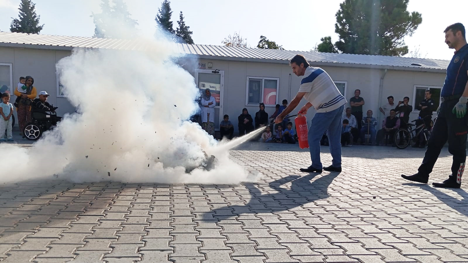 Büyükşehir İtfaiyesi, Afet ve Acil Durumlara Karşı Farkındalığı Artırmak İçin Sahada