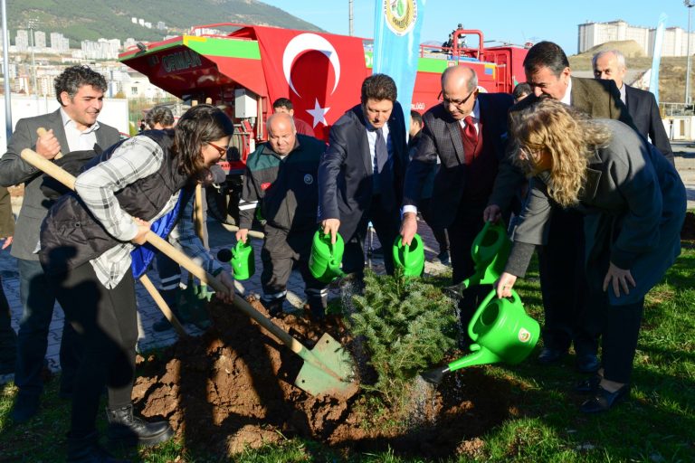 KSÜ’de “Geleceğe Nefes, Cumhuriyete Nefes” Kampanyası İçin Fidan Dikildi