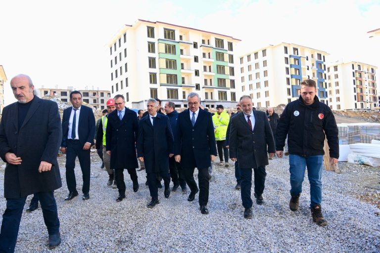 Başkan Güngör; “Afşin’de Kalıcı Konutların İnşasında Sona Gelindi”
