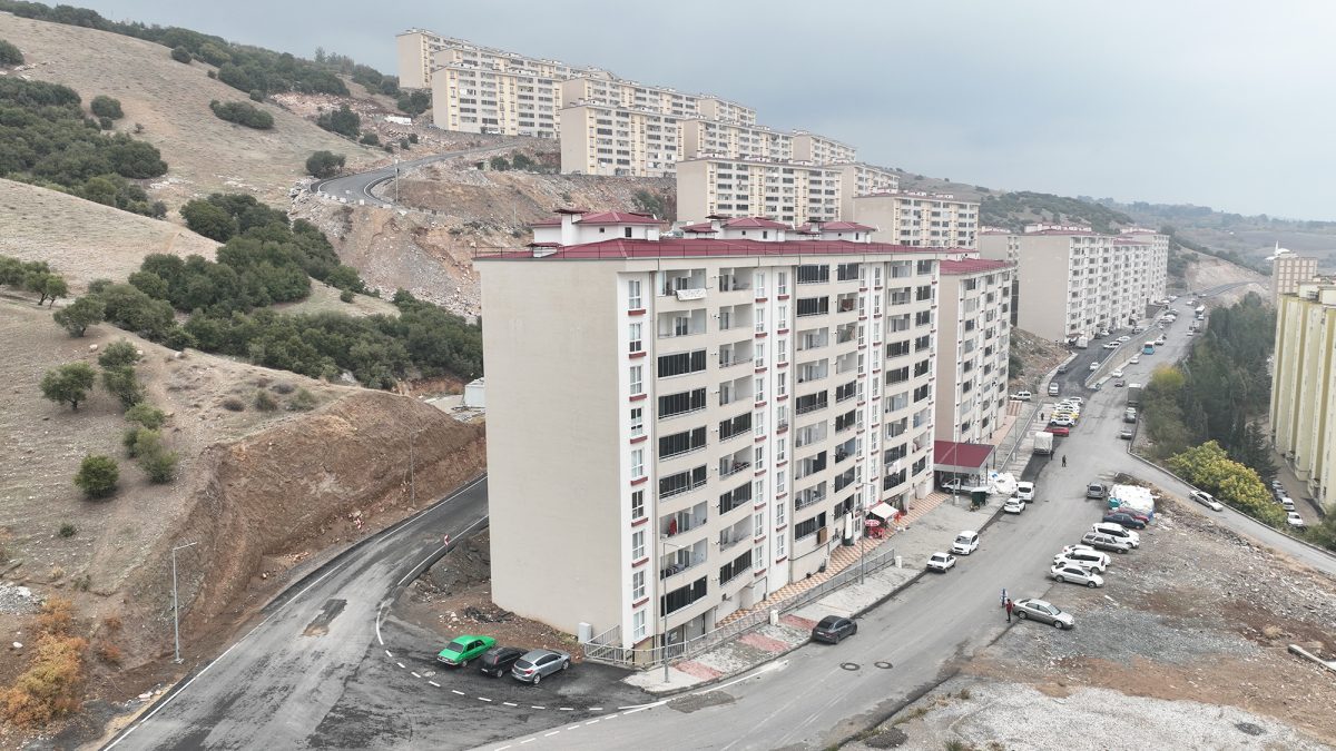 Büyükşehir’in Çalışmaları Yıldızevler Sakinlerinin Beğenisini Kazandı