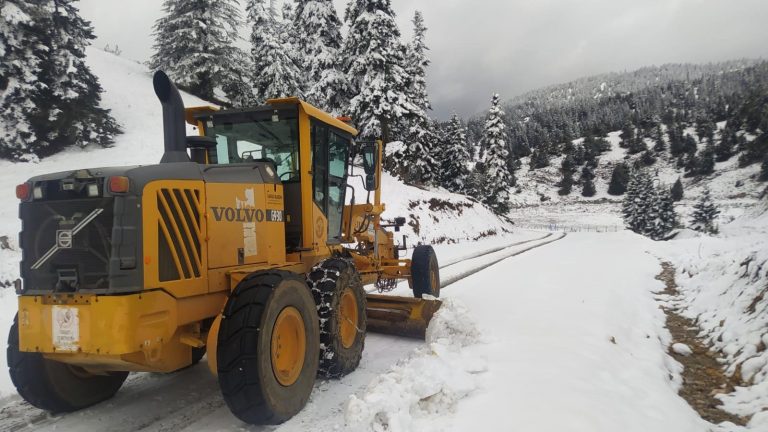 Büyükşehir, Göksun’da Kış Şartlarıyla Mücadelesini Sürdürüyor