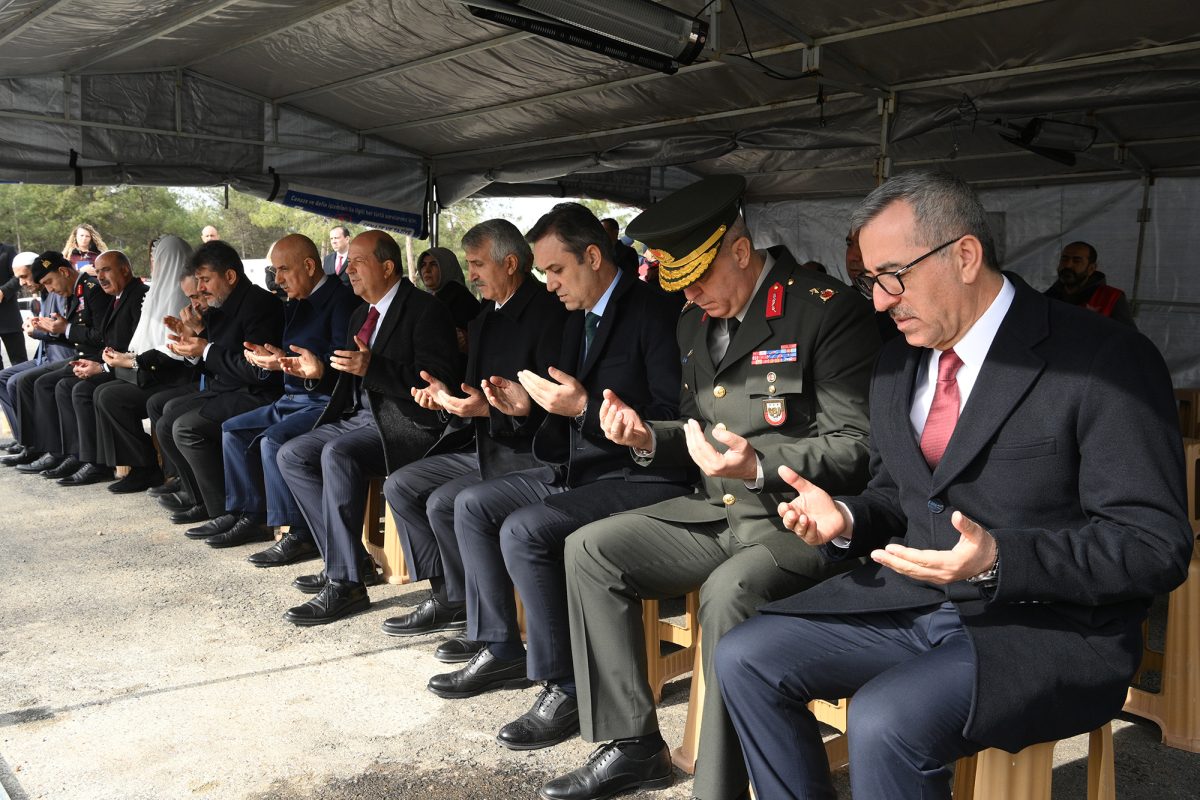 Başkan Güngör, KKTC Cumhurbaşkanı Tatar ile Kapıçam Mezarlığı’nı Ziyaret Etti