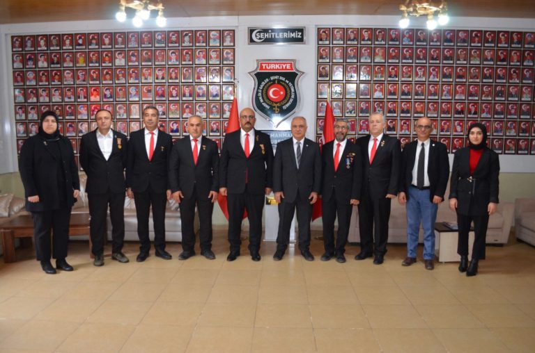 İyi Parti Dulkadiroğlu Belediye Başkan Adayı Can, Şehit Aileleri Ve Gaziler Derneğini Ziyaret Etti