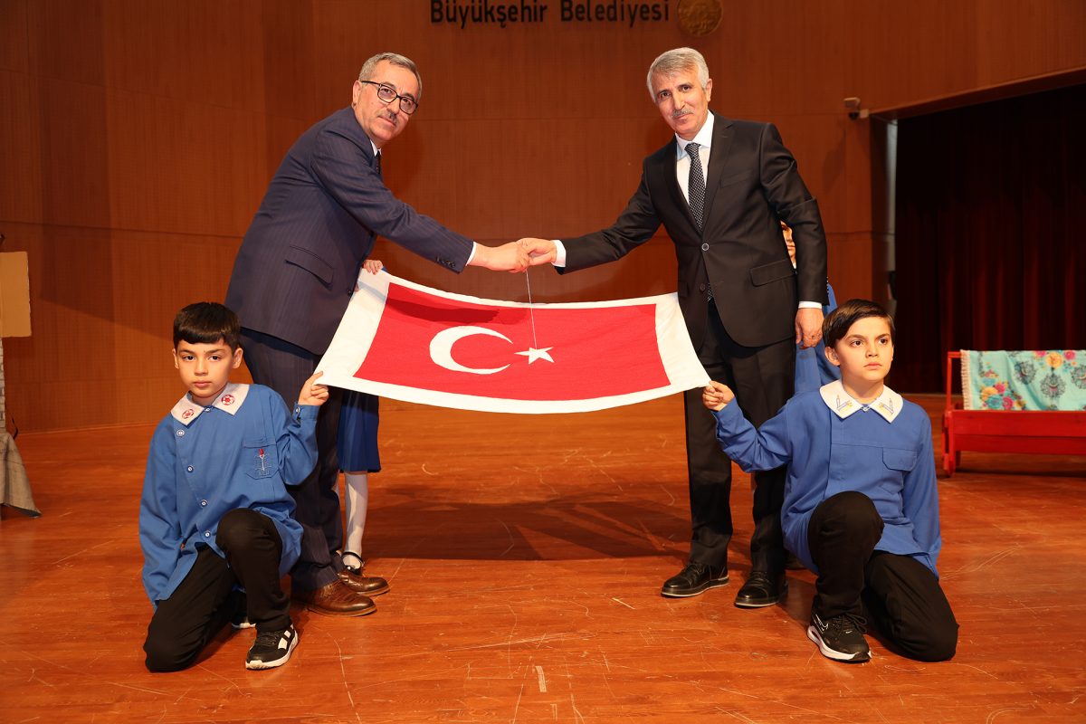 “Her Şehide Bir İlmek” Projesinin Son İlmeğini Vali Ünlüer ve Başkan Güngör Attı