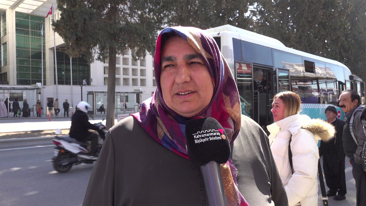 Büyükşehir’in Ücretsiz Toplu Taşıma Hizmeti Kadınların Beğenisini Kazandı