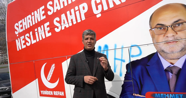 “Yeniden Refah Partisi Seçim otobüsüne çirkin saldırı”