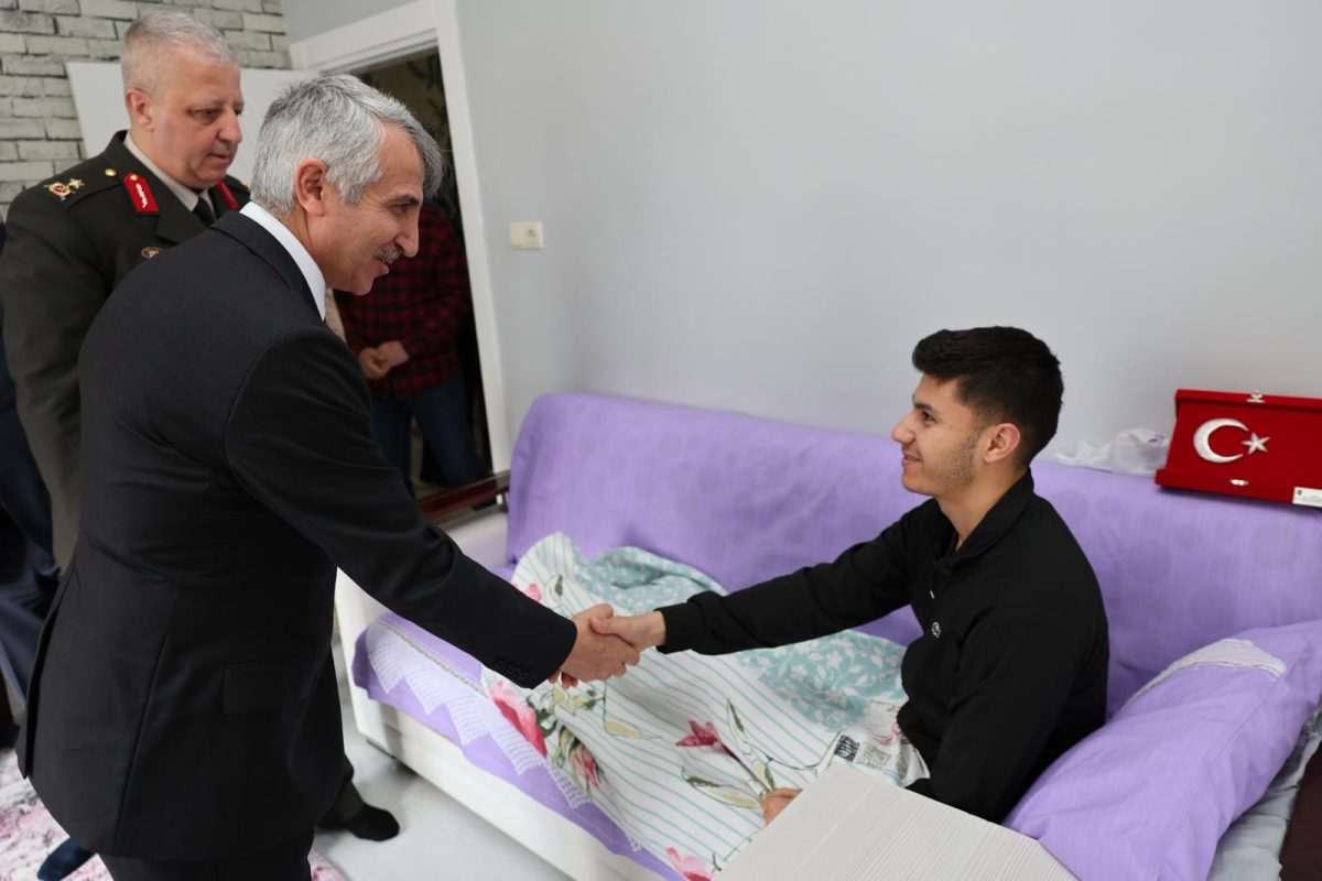 Vali Mükerrem Ünlüer, Gazilerimizi Ziyaret Etti