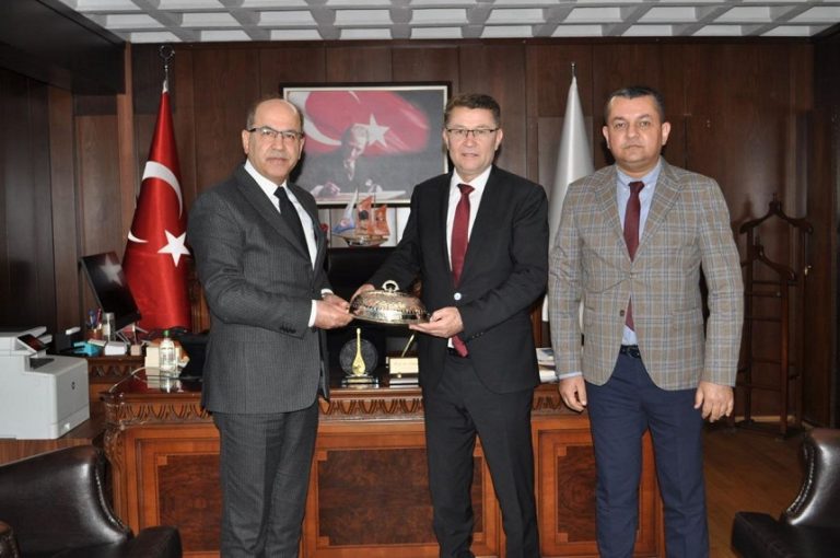 KSÜ’de TDK İş Birliği ile “Kaşgarlı Mahmud ve Dîvânu Lugâti’t-Türk’ün 950. Yıl Dönümü” Sempozyumu 