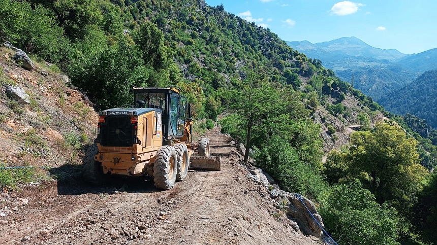 Büyükşehir, Andırın Kırsalında 21 Mahallenin Yolunu İyileştiriyor