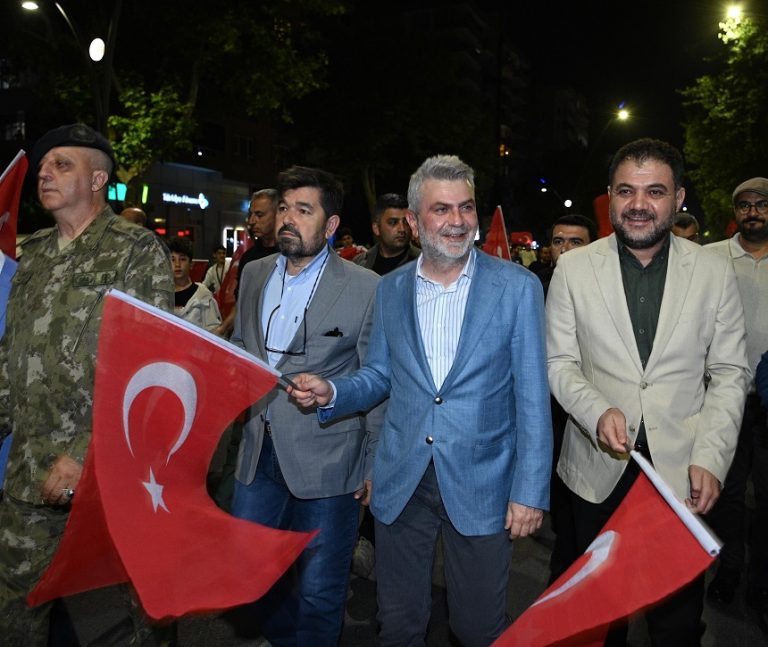 Kahramanmaraş’ta 19 Mayıs Coşkusu Fener Alayı ile Başladı