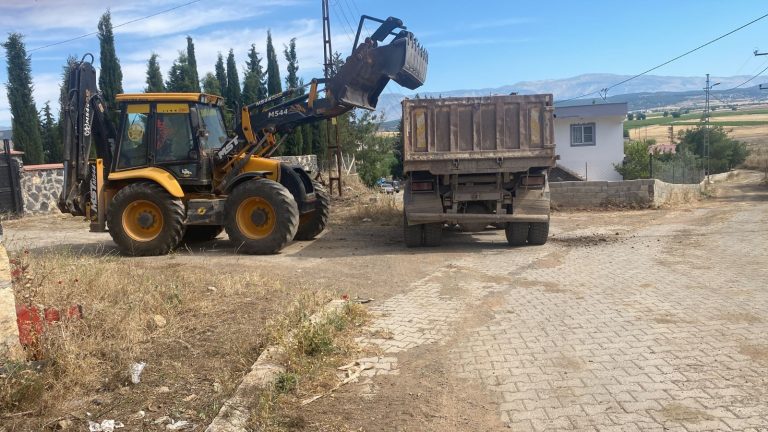 Yeniyurt Mahallesi’nde Hafriyat Temizliği Yapıldı