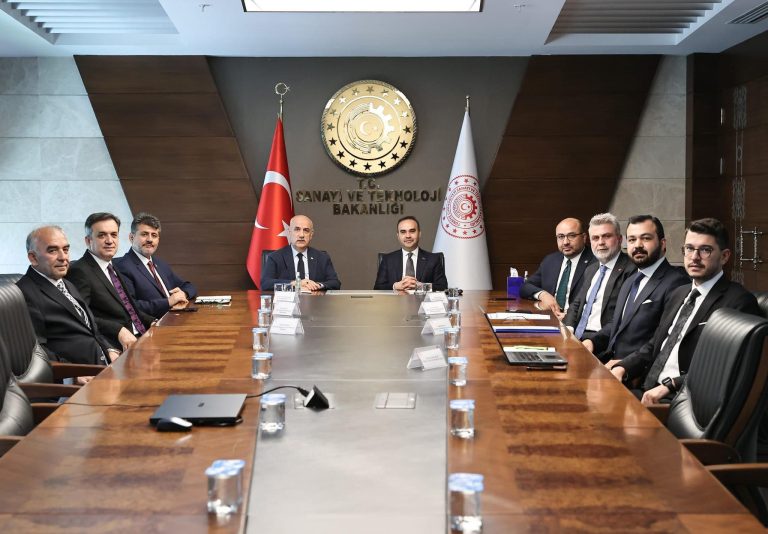 TBMM Tarım Orman ve Köyişleri Komisyon Başkanı Prof. Dr. Vahit Kirişçi, Bakan Kacır’ı Ziyaret Etti