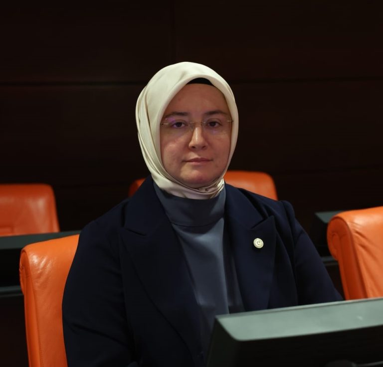 Köksal, “Ailenizle ve Sevdiklerinizle Mutlu ve Huzurlu Bir Bayram Geçirmenizi Dilerim”