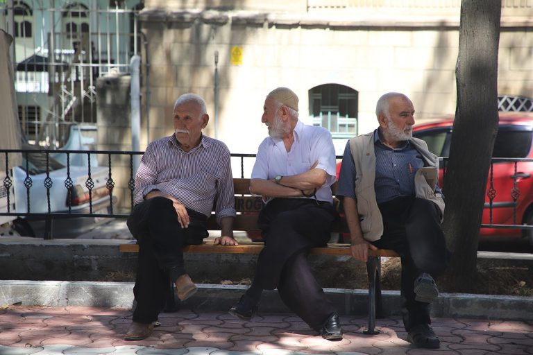 Dulkadiroğlu Kümbet Parkı’nın Değişimini Tamamladı