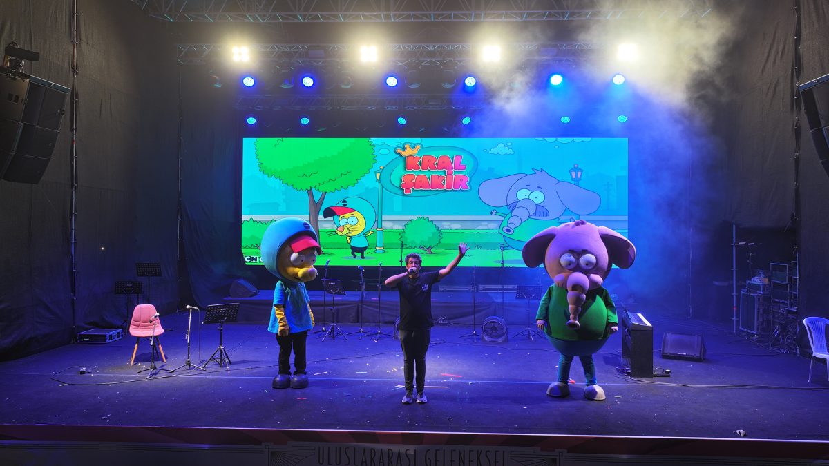 Çocukların Sevgilisi “Kral Şakir”, Geleneksel Ağustos Fuarı’nda Sahne Aldı