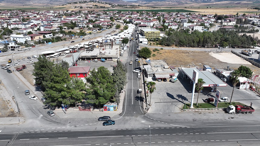 Pazarcık’ta Yollar Büyükşehir ile Yenileniyor