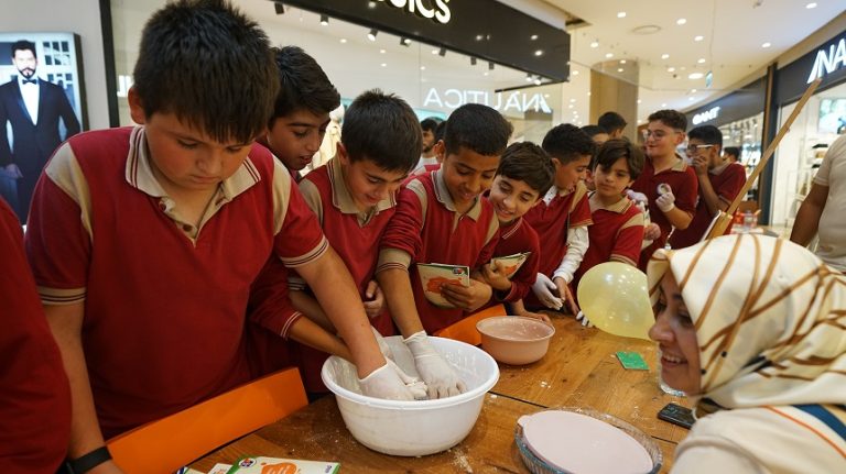 Bilim Şenliği İlk Gününde Gençlerin İlgi Odağı Oldu