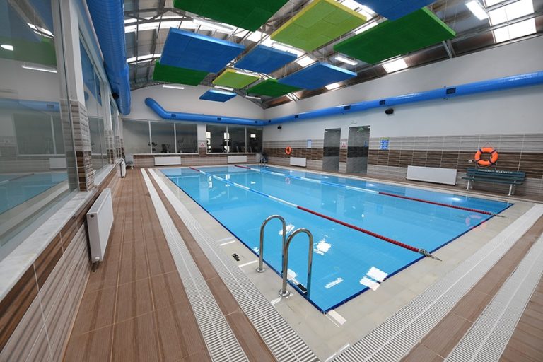 Onikişubat Belediyesi’nden kadınlara yönelik ücretsiz yüzme kursu