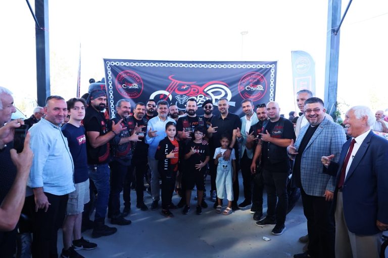 Onikişubat Belediyesi’nin Kahramanmaraş Klasik Otomobil Festivali yoğun ilgi gördü