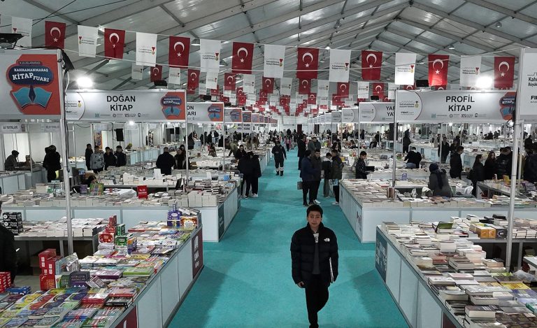Büyükşehir’in Uluslararası Kitap Fuarı Katılımcıların Beğenisini Kazanıyor