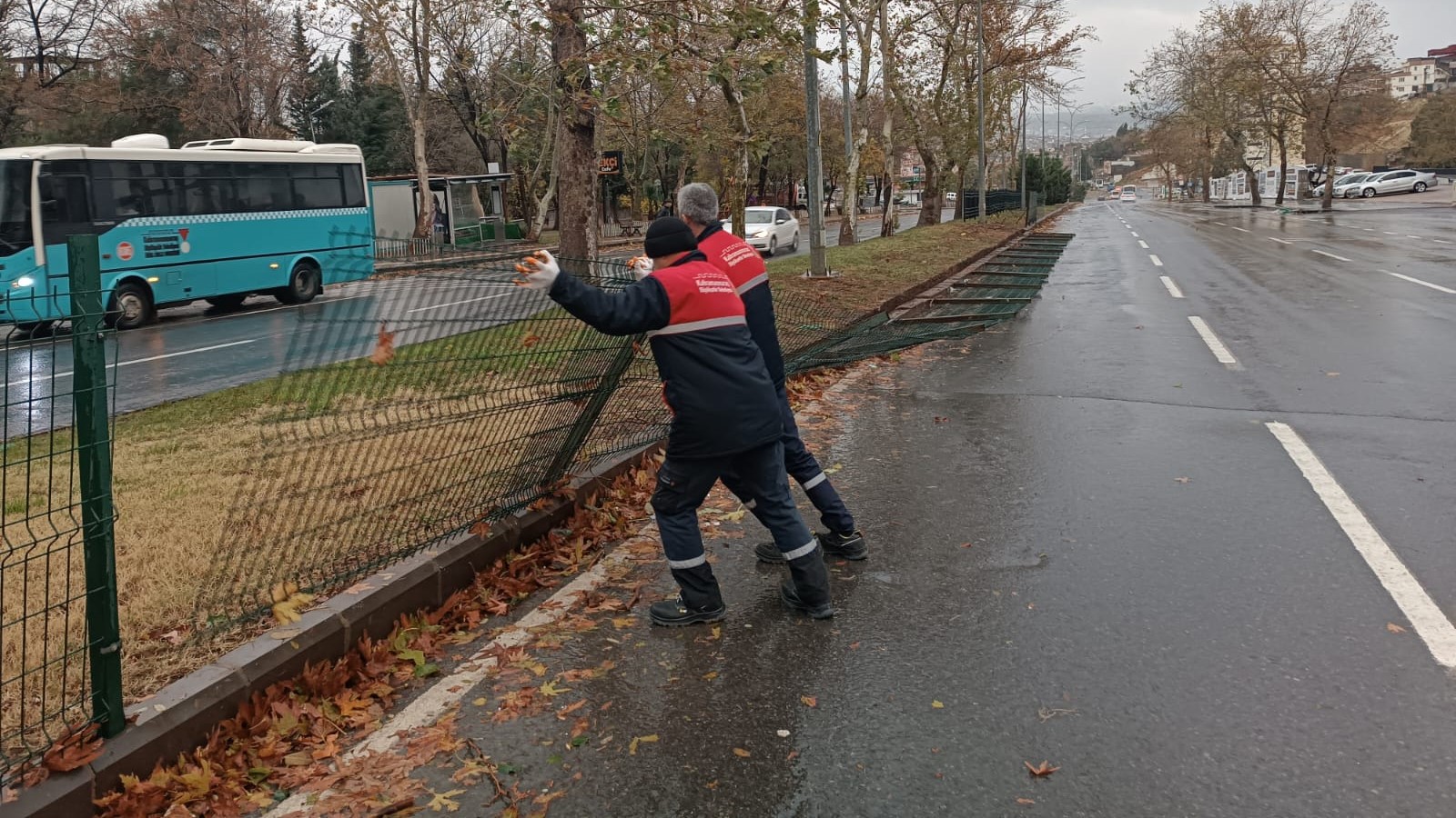 Büyükşehir Ekipleri Sahada