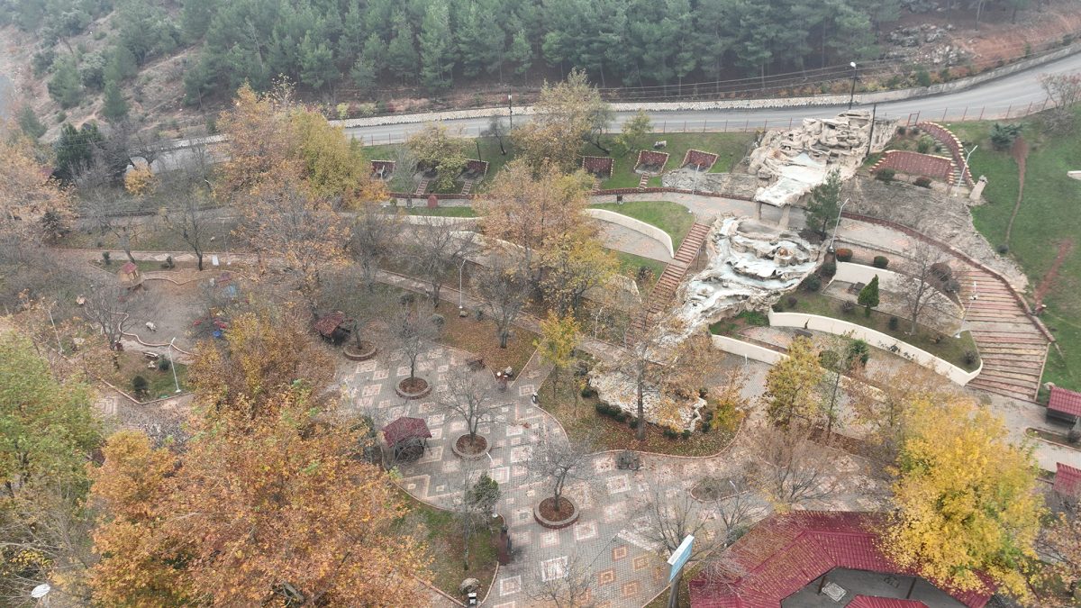 Büyükşehir’den Parklarda Temizlik Seferberliği