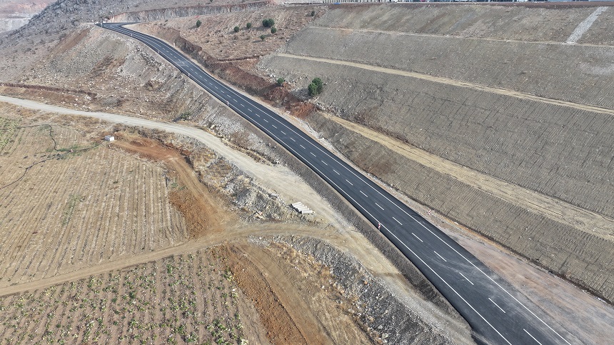Büyükşehir, Türkoğlu Acil Durum Hastanesi Yolunu Tamamladı