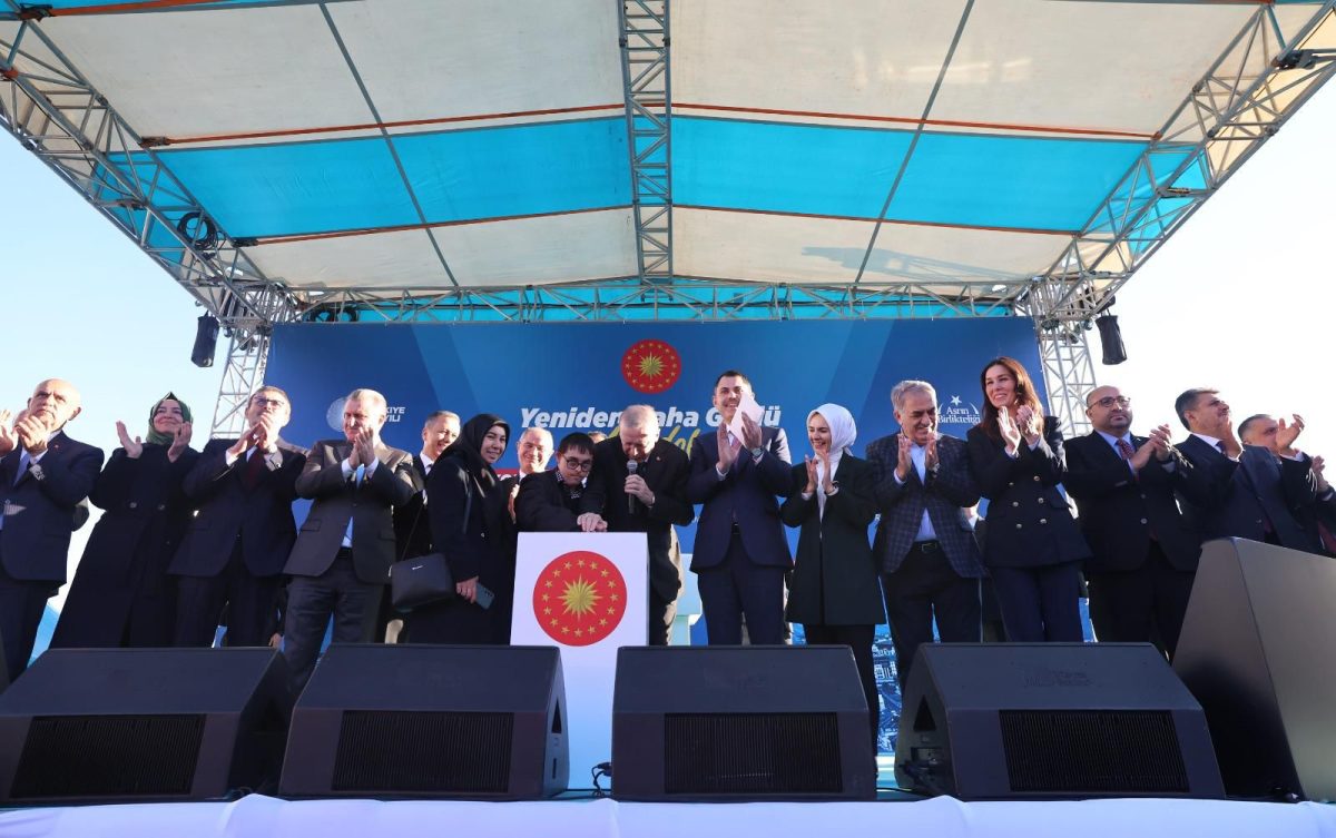 Tamamlanan Konutlar Törenle Hak Sahiplerine Teslim Edildi