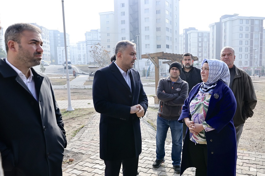 Onikişubat’ta tarihin en büyük asfalt seferberliği devam ediyor