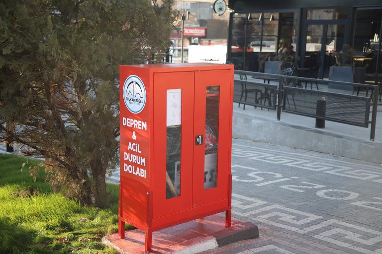 Dulkadiroğlu’nda Güvenli Yarınlar İçin Acil Durum Dolapları Kuruyoruz