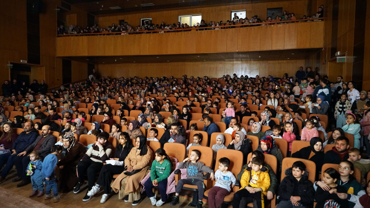 Çocuklar, Ramazan’ın Neşesini Büyükşehir’in Etkinlikleriyle Yaşayacak