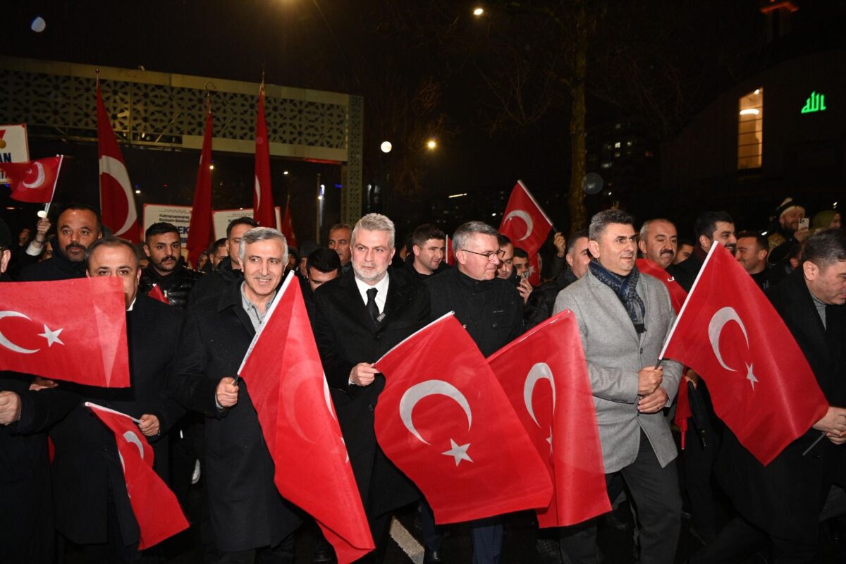 Bayraklar Dalgalandı, Kahramanmaraş Coşkuyla Yürüdü!