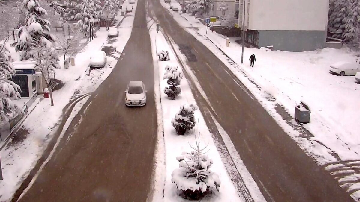 Büyükşehir’den Kar Yağışına Anında Müdahale