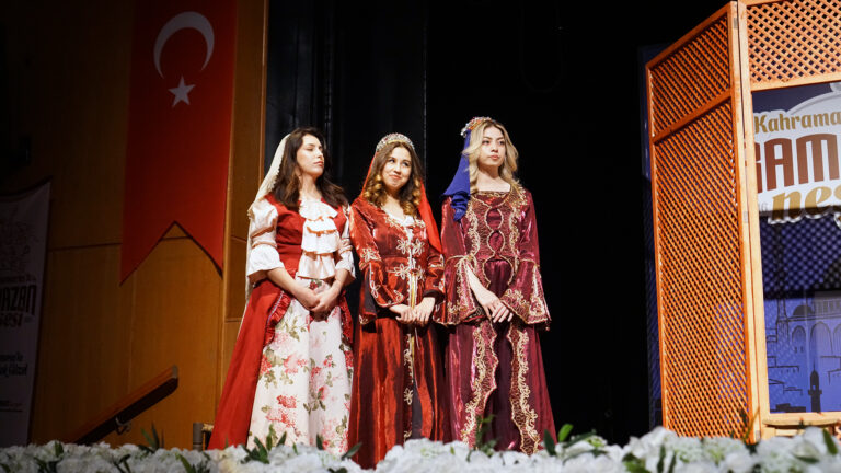 Büyükşehir’in Ramazan Etkinlikleri “Sosyal Ailem” Adlı Komedi Gösterisiyle Noktalandı