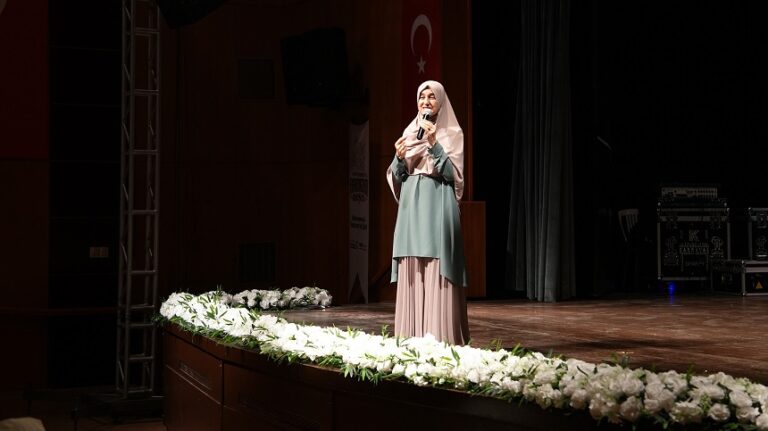 Gönüllere Dokunan Sohbet; Saliha Erdim Kahramanmaraşlılara Seslendi