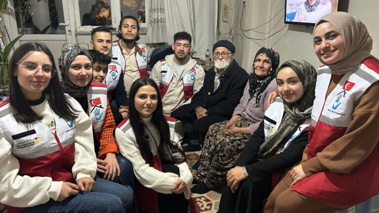 Ramazan’da Gönüllere Dokunan Gençlik; Her Gün Bir İftar, Her Gün Bir Gönül