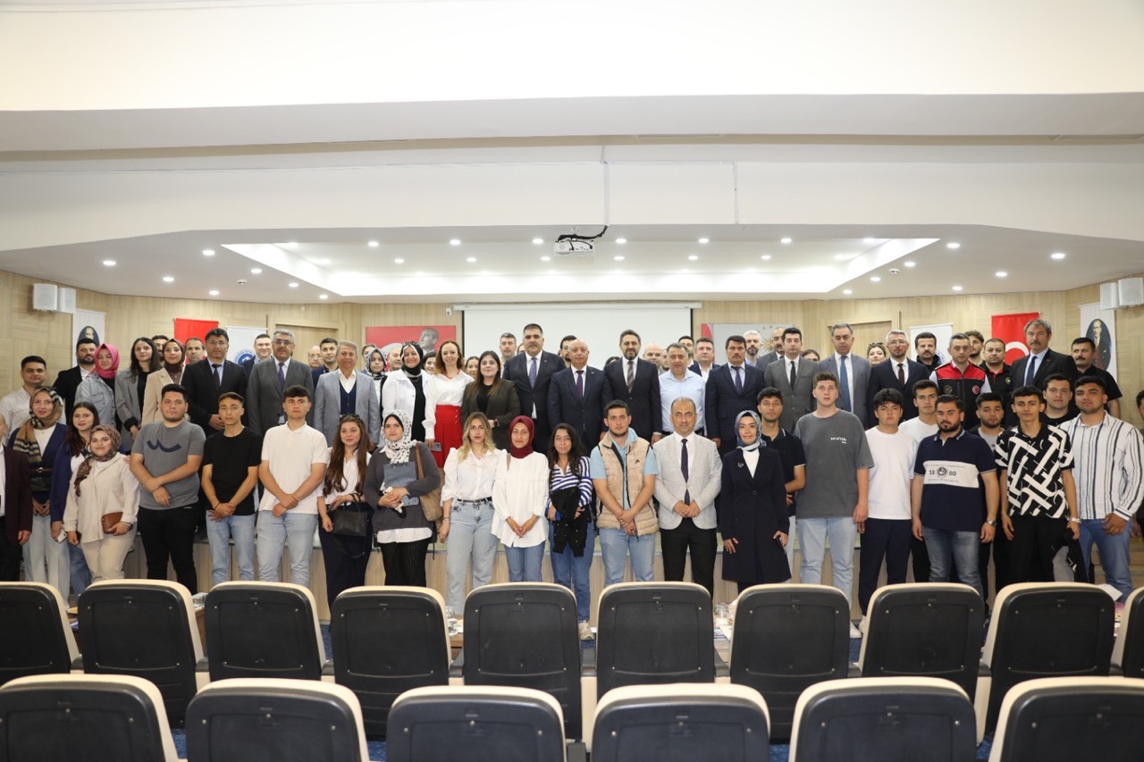 KİÜ Rektörü Bakan: “Paydaşsız Başarı Mümkün Değil!”