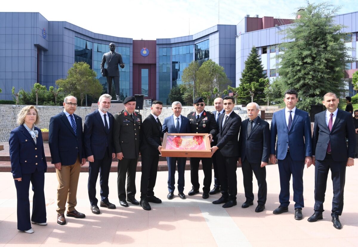 57. Piyade Alayı’nın Temsili Sancağı Törenle Çanakkale’ye Uğurlandı