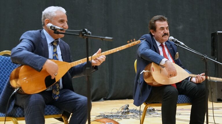 Âşıklar Sahne Aldı, Edebiyatın Kalbi Sazla Çarptı